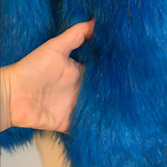 New!!! Girls fur coat with pockets - Picture 3 of 7